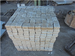Amarelo Lapa Road Cube Stone