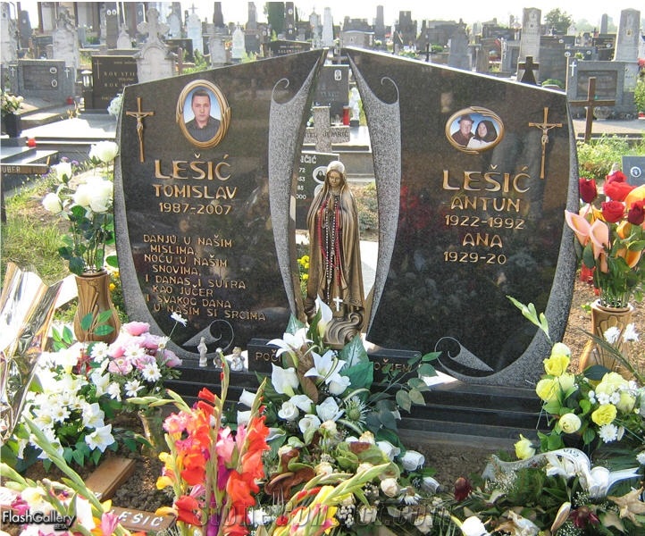 Nero Assoluto Belfast Black Granite Monument