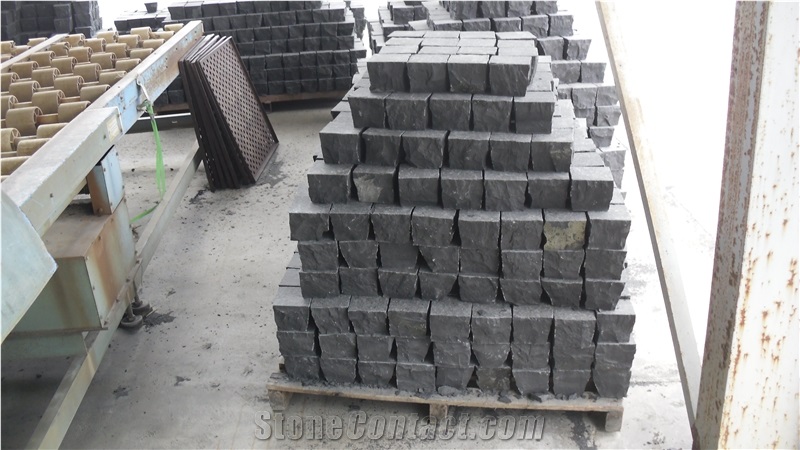 Zhangpu Black Basalt Cobble Stone, Cube Stone All Sides Natural Split, China Cheap Black Basalt Walkway Pavers Stone, Garden Stepping Pavements