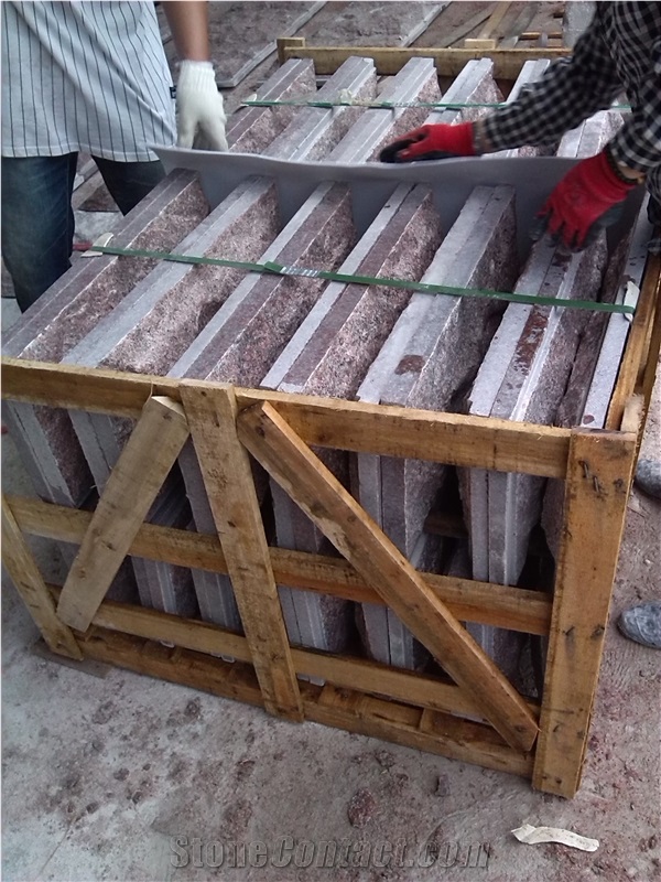Indian Red Granite Mushroom Stone for Wall Cladding