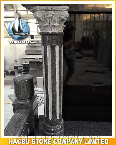 Pilished Black Granite Tombstone with Hand Craved Sculptures Lions