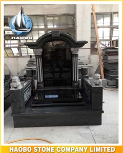Pilished Black Granite Tombstone with Hand Craved Sculptures Lions