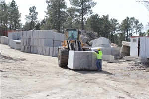Cinza Lapa Granite Blocks