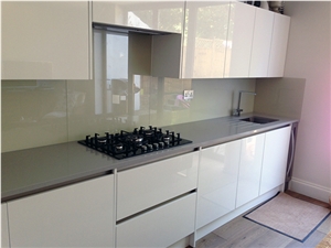 Quartz Stone Polished Surfaces Counter Tops Kitchen Tops with Various Edges and Customized Edges Available 2/3cm Thick