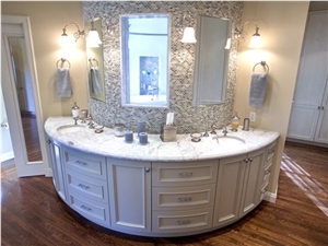 White Manmade Stone Quartz Stone Kitchen Countertops Size 3200*1600 or 3000*1400 for Pre-Fabricated Tops with Various Edge Profiles
