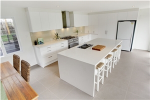 Wholesaler Of Manmade Stone White Quartz Stone with Bright Surface Various Colors Kitchen Countertop in Custom Design Thickness 2/3cm with the Perfect Final Touch Of Various Edge Styles