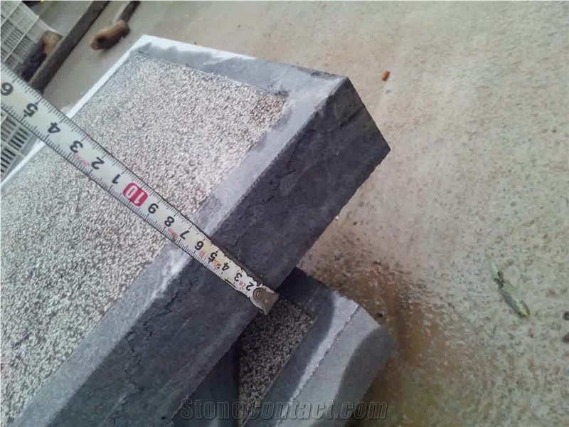 China Blue Limestone Bushhammered Surface External Garden Paving Stone