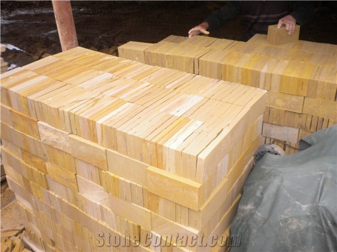 Wood Vein Yellow Sandstone Antique Tumbled Finish Paving Cobble Stone Bricks
