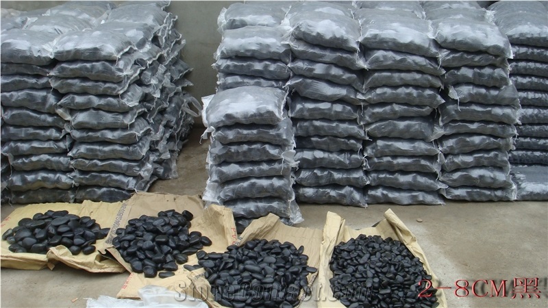 Black Polished Different Sizes Polished Pebble River Stone for Decoration in Landscaping ,Garden , Walkway