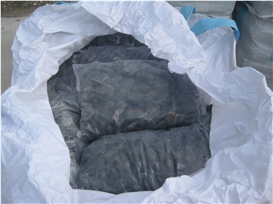 Black Polished Different Sizes Polished Pebble River Stone for Decoration in Landscaping ,Garden , Walkway