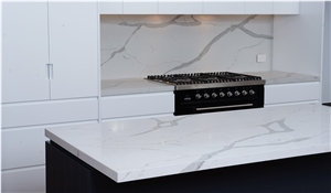 A Quality Manufacturer Bianco Calacatta Marble Look White Quartz Stone Kitchen Islands Top,Engineered Stone Silestone Kitchen Backsplash Wall Covering Customized Work Top,Countertop