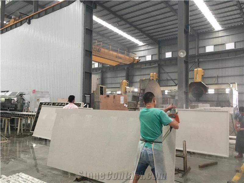 Crystal White Quartz Stone/Solid Surface Engineered Stone Tiles & Slabs for Hotel Kitchen Bathroom Decoration High Gloss and Hardness-A01