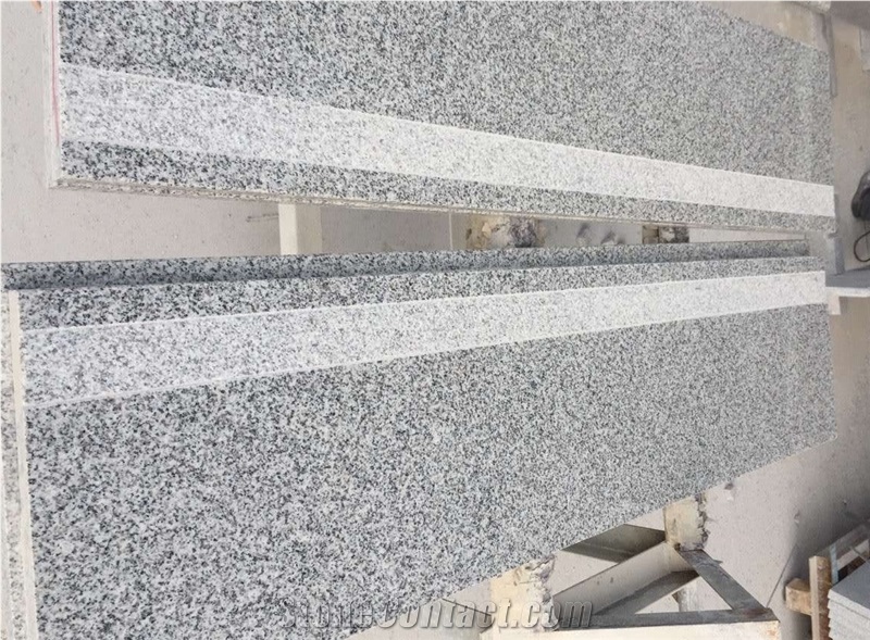 Hubei G603 Granite Stairs with a 5cm Width Anti-Slip Flamed Line