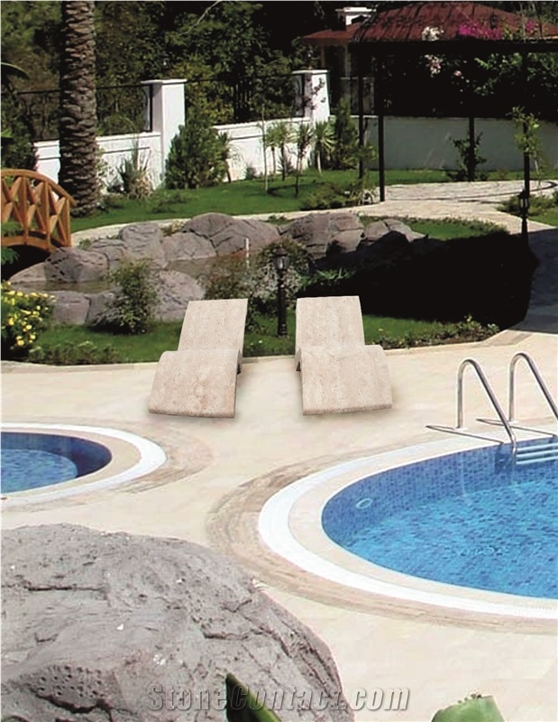 Classic Travertine Pool Coping & Tanning Bed