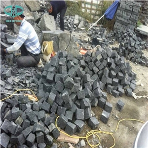 G684 China Black Basalt Black Galaxy Black Pearl Fuding Black Tumbled Natural Flame Cube Paver Pattern Cubestone