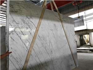 China Carrara White Marble, Light Grey and White Marble, Slabs or Tiles, for Wall or Flooring Coverage and Other Interior Decoration, Cheap Price with Good Quality