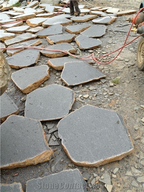 China Zhangpu Black Basalt Flagstone Pavers Tiles