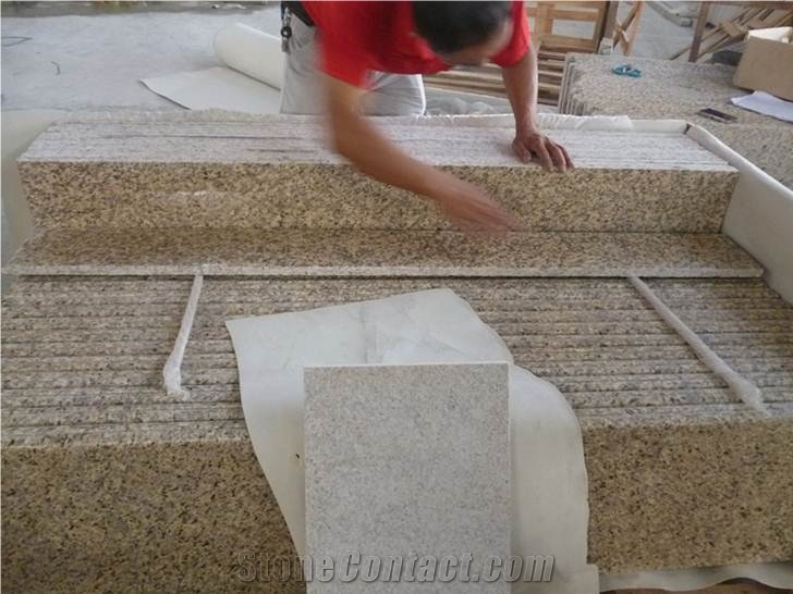 Tiger Yellow Granite Staircase, Yellow Granite Steps, China Yellow Granite