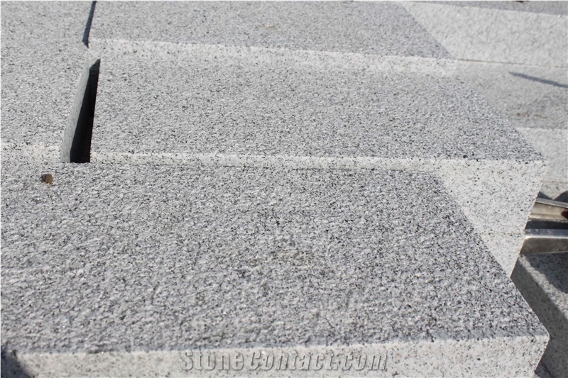 Sd G603 Siliver Crystal Grey Granite Bushhammered Wall Stone Steps