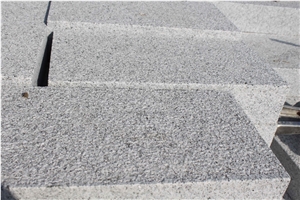 Sd G603 Siliver Crystal Grey Granite Bushhammered Wall Stone Steps