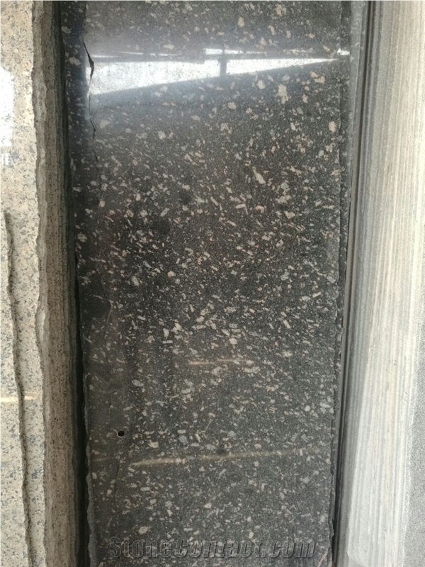 Negro Aswan (Black Aswan)