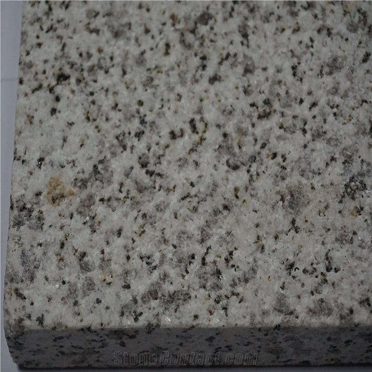 Hjm Bush Hammered Surface Light Yellow Granite Slabs and Tiles