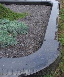 Monumental Kerbs, Plinth