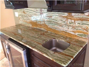 Onice Verde Smeraldo Custom Countertops