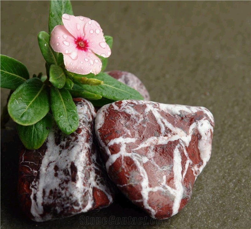 Rouge Royal Pebbles