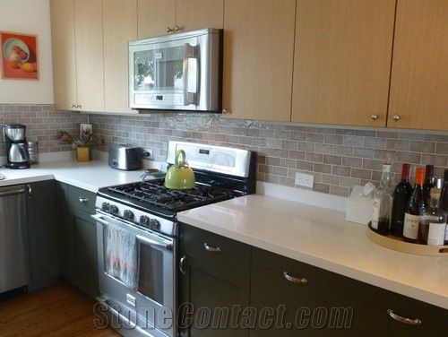 Luxury Interior Design Of Marble Like Veined Collection Quartz Stone Solid Surfaces Materials Supplier at Competitive Pricing Non-Porous and Easy to Clean Directly from China Manufacturer with Iso/Nsf