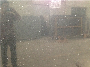 Black Crystal China Manmade Quartz Stone Slab & Tile, Glass Mirror Quartz Tile, High Quality Engineered Stone, Quartz Stone Slab for Prefabricated Worktops and Cut-To-Size Floor Tiles with Resistance