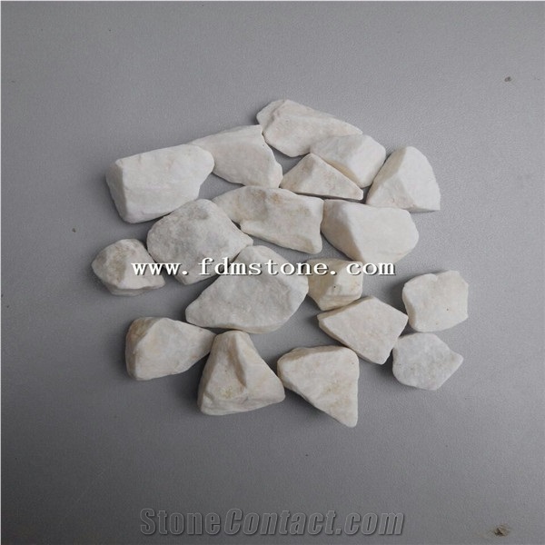 China Natural Prink Marble Machine Made Gravel Stone for Garden Landscaping