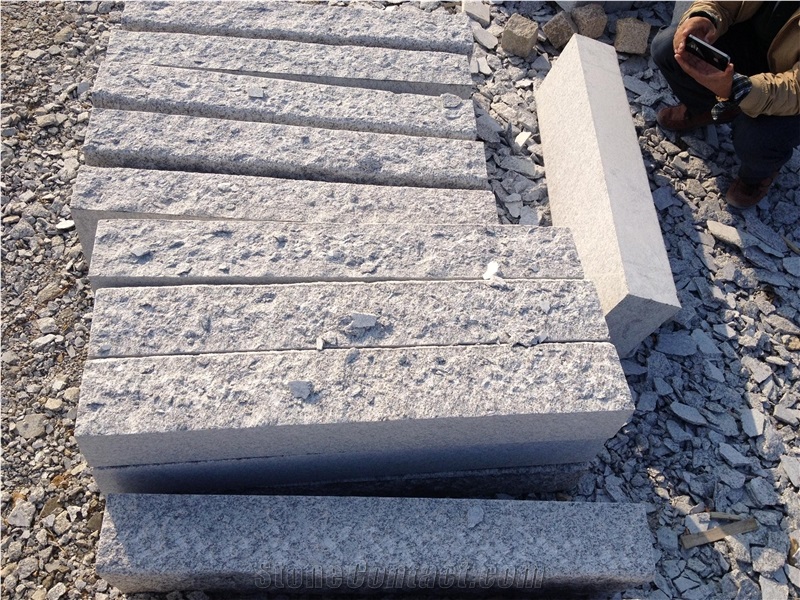 G359 White Granite No Pink Spots Pineappled Surface Kerbstones