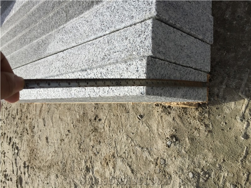 G603 Fantastic Silver Grey Granite Pohorski Tonalit Kerbstones Flamed 100x16x5 cm