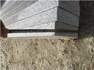 G603 Fantastic Silver Grey Granite Pohorski Tonalit Kerbstones Flamed 100x16x5 cm