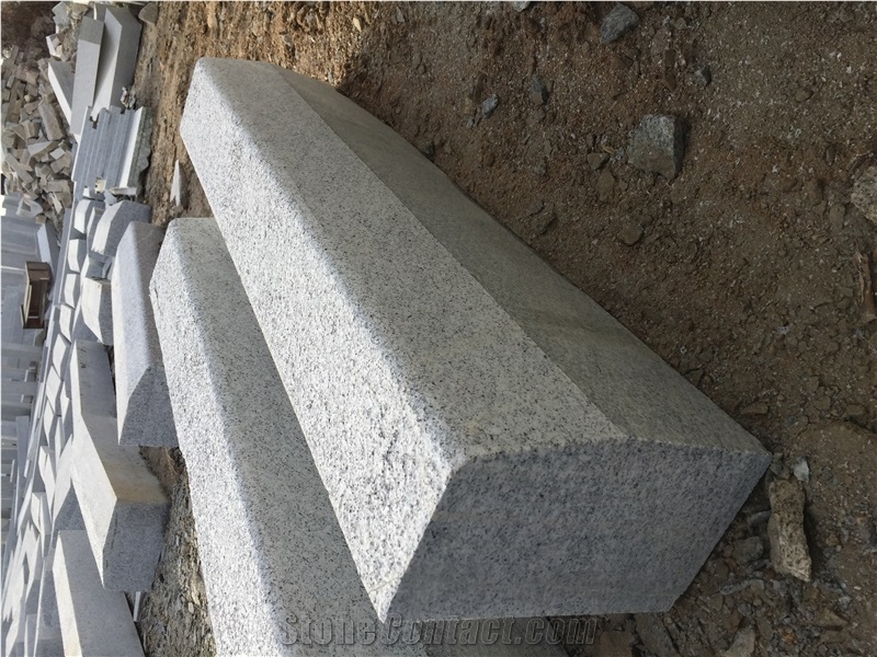 G603 Pohorski Tonalit Fantastic Silver Grey Kerbstones 100x25x12-25 cm