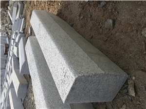 G603 Pohorski Tonalit Fantastic Silver Grey Kerbstones 100x25x12-25 cm