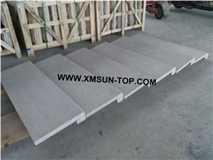 Bush Hammered Grey White Limestone Steps/ Greyish White Limestone Stair Riser/Pale Lime Stone Stair Treads/Grey Limestone Staircase/Natural Stone Stair