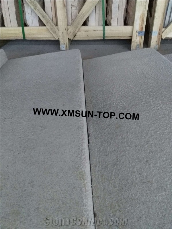Bush Hammered Grey White Limestone Steps/ Greyish White Limestone Stair Riser/Pale Lime Stone Stair Treads/Grey Limestone Staircase/Natural Stone Stair