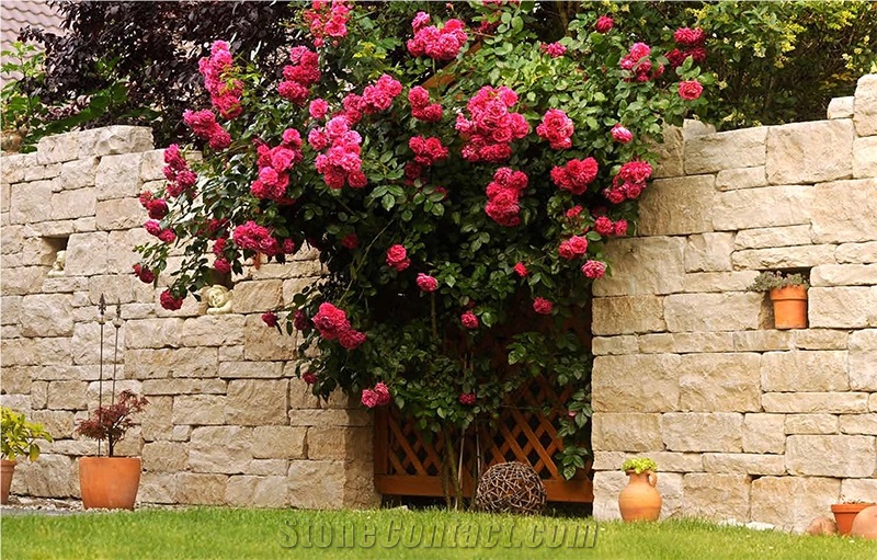 Cotta Sandstone Masonry Retaining Wall