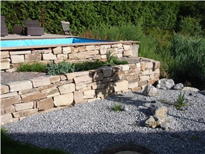 Cotta Sandstone Masonry Retaining Wall