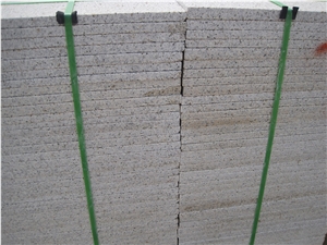 Yellow Rust Granite, China Shandong Laizhou Yellow Granite Slab, Polished Finish, Granite Tile Polishing, Floor Polishing, Wall and Floor Covering, Walling, Flooring, Skirting, Paving Stone