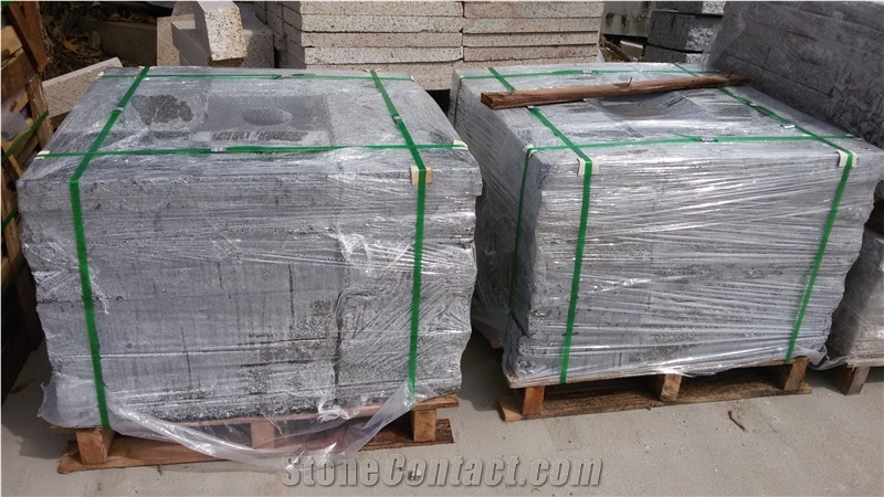 Chiseled Granite Palisade