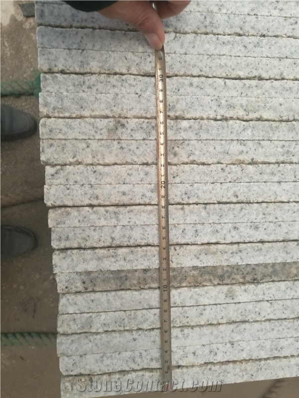 China Rustic Yellow Granite G682 Sandblasted Tile, Golden Garnet Wall Cladding, Sunset Gold Floor Patio Paver, Chinese Yellow Rock Project Contractor