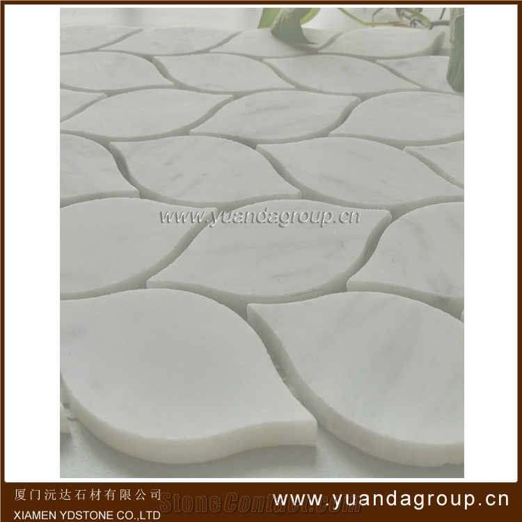Calacatta White Marble Leaf Mosaic Pattern