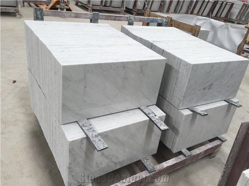 Carrara White Bathtub