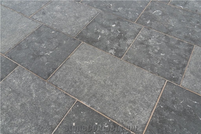 Flamed Irish Blue Limestone Paving