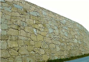 Amarelo Alpendurada Granite Quarry Cut Dry Wall, Yellow Granite Retaining Wall
