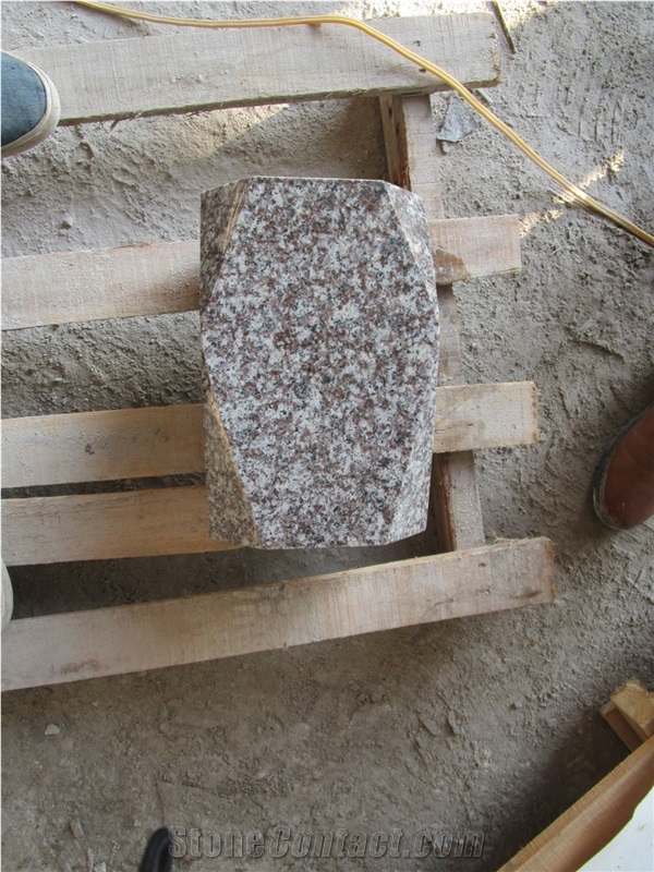 G664 Bainbrook Brown Granite Funeral Acessories, China Cheap Pink Granite Vases in Poland Style, Square Vases Memorial Accessories