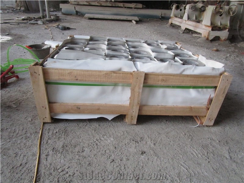 G664 Bainbrook Brown Granite Funeral Acessories, China Cheap Pink Granite Vases in Poland Style, Square Vases Memorial Accessories